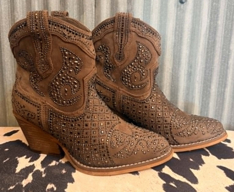 SHIMMERING COUNTRY GIRL RHINESTONE BROWN BOOTS