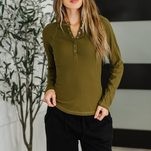 Effortless Edge Knit Henley Top in Camo Green