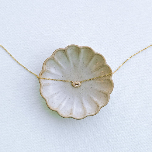 Gold Kiss Necklace