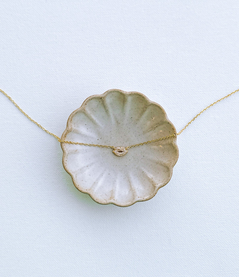 Gold Kiss Necklace