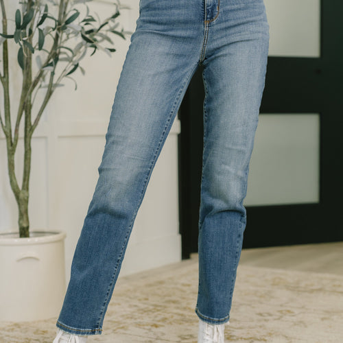 Izzie High Waist Straight Fit