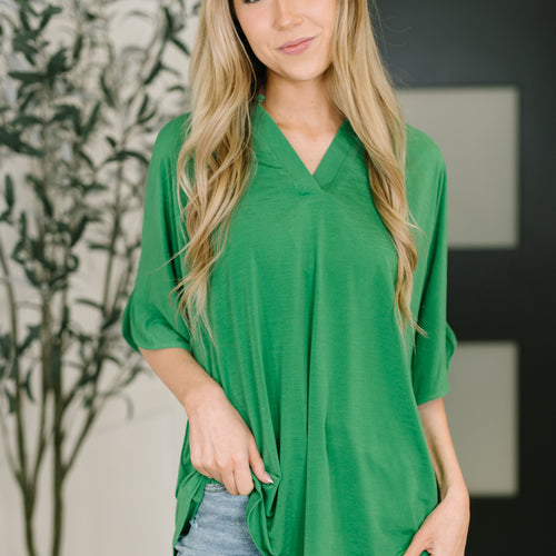 Lizzy Breeze Top in Kelly Green